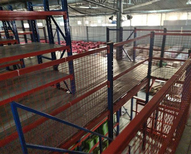 Stacking Cloth Racks and Shelves Warehouse Storage Equipment