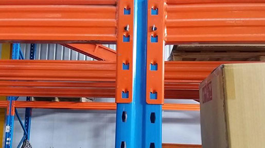 white pallet racking