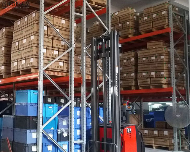 Very Narrow Aisle Pallet Racking