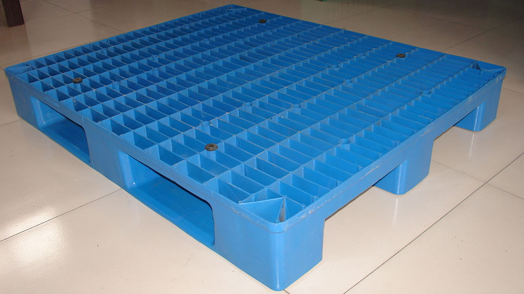 plastic pallet